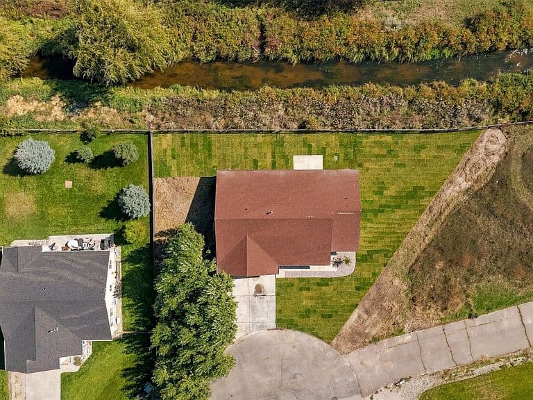 948 Brooks Ave photo 3
