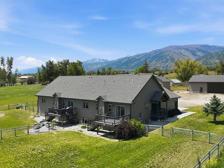 5872 Canyon Vista Dr photo 4