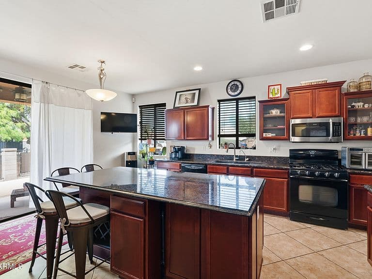 1440 E CODY Circle photo 5