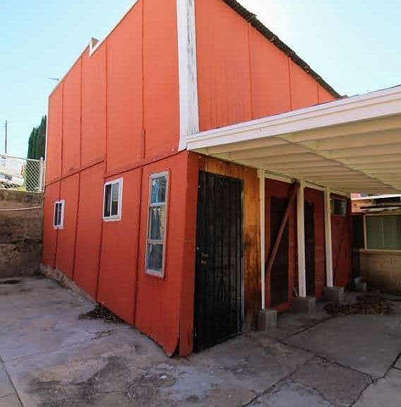 196 E Cedar St photo 3