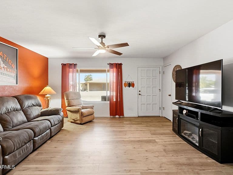 6149 E DECATUR Street photo 3
