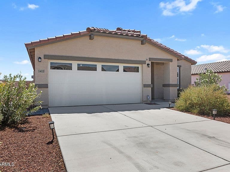 1411 E JAYCIE Drive photo 2