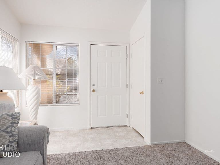 919 Adobe Dr photo 3