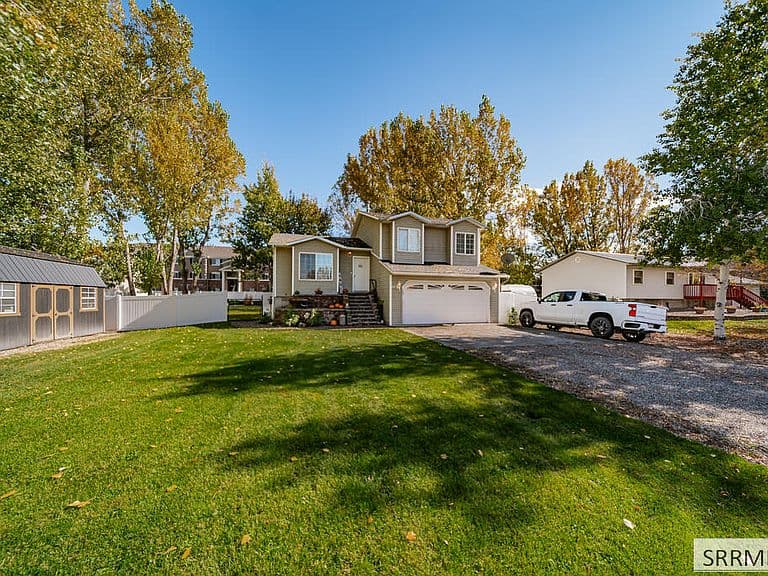 601 Casper Ave photo 2