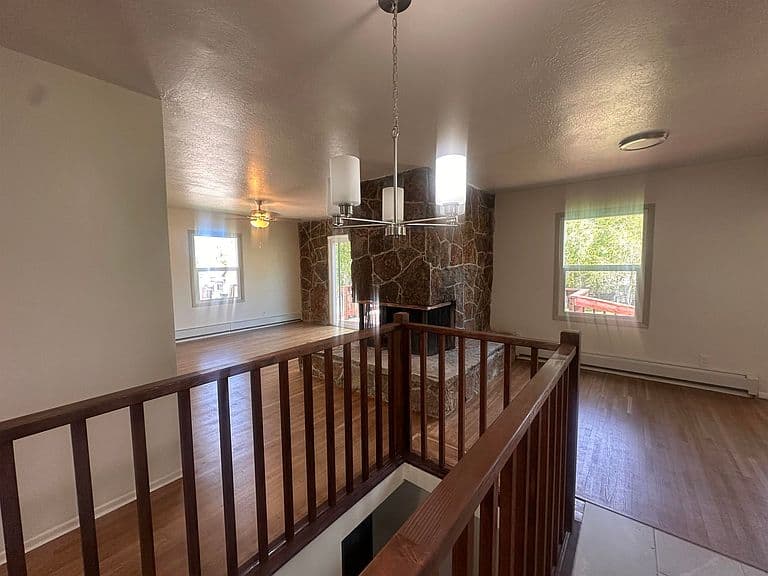 17 Frontier St photo 5