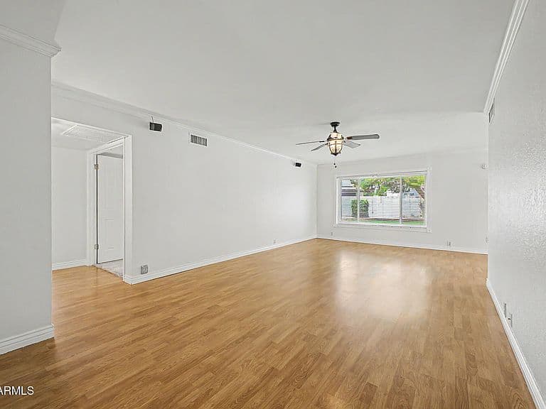3136 W KINGS Avenue photo 2