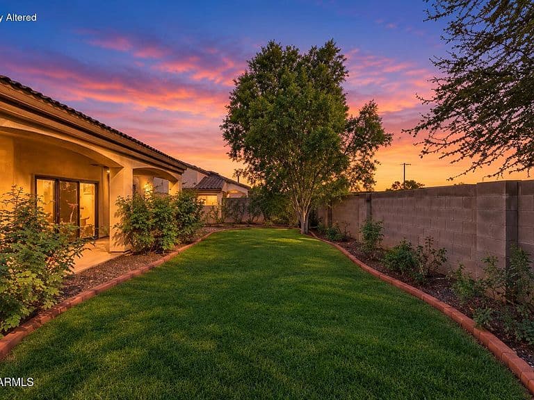 1111 E SHEPHERDS Way photo 4