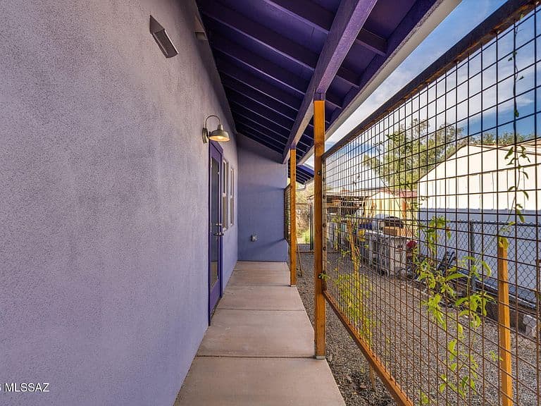 822 W Green St photo 3