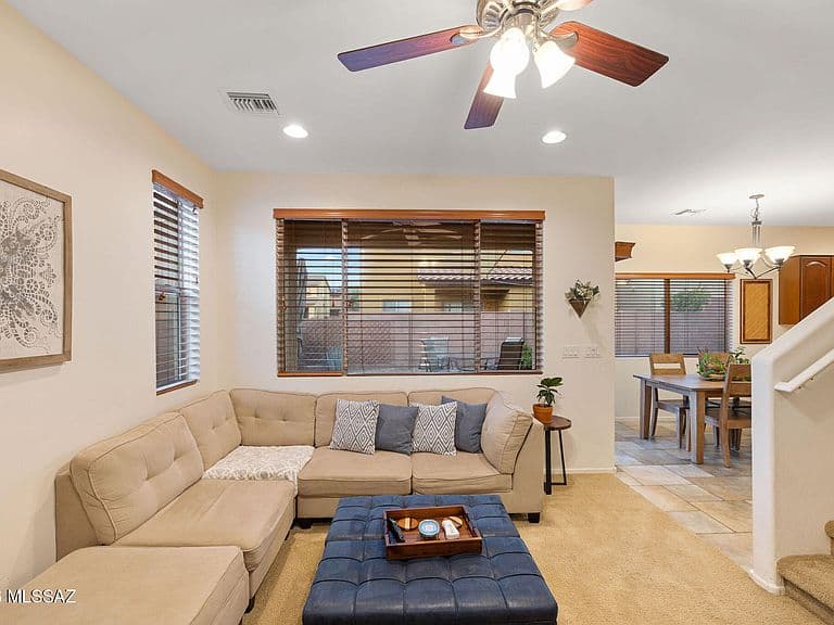1683 W Gleaming Moon Ln photo 4