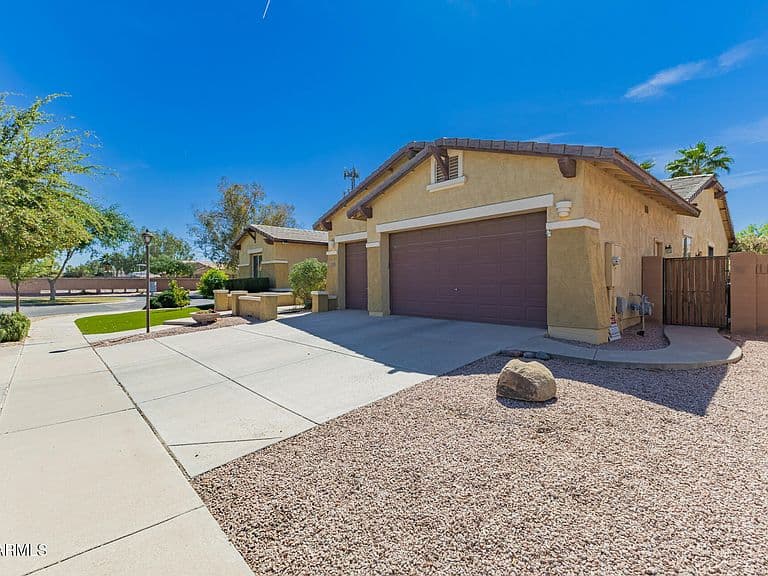 2225 E SAN CARLOS Place photo 3