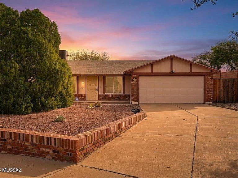840 N Constitution Dr photo 2