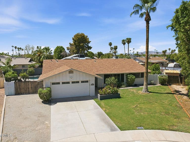 4422 S MCALLISTER Avenue photo 1