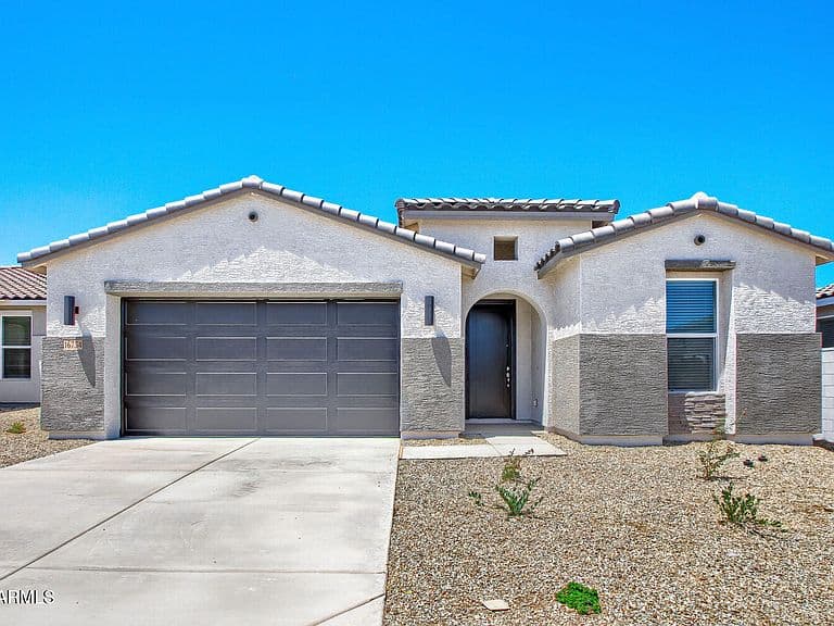 16754 W SPUR Drive photo 1