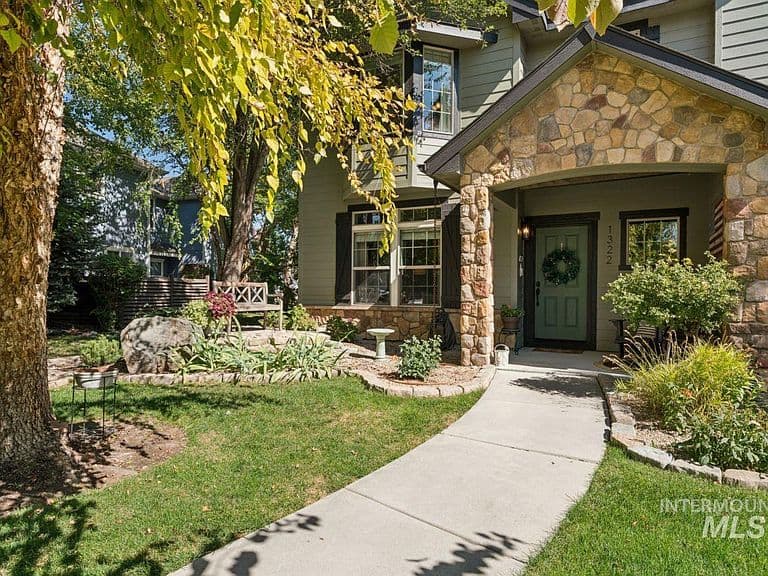 1322 N Seven Golds Ave photo 3