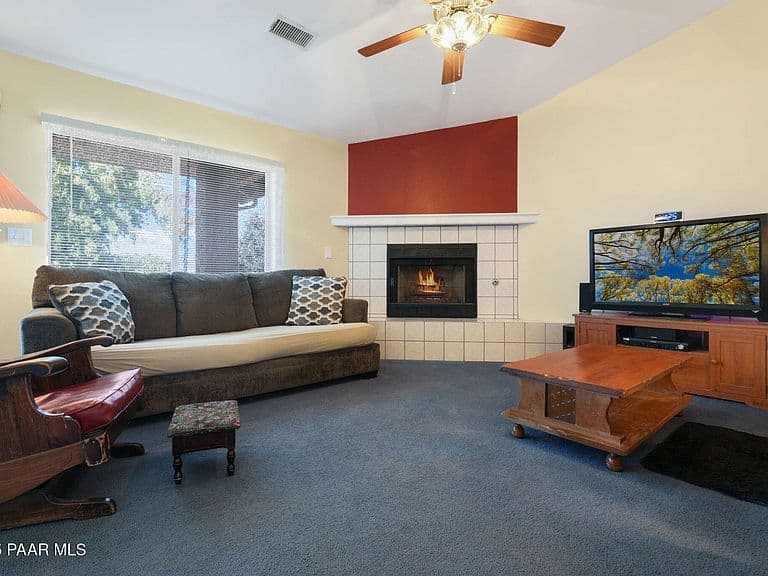 7040 E Grandview Dr photo 4