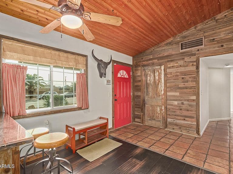 3730 E Kings Ave photo 5