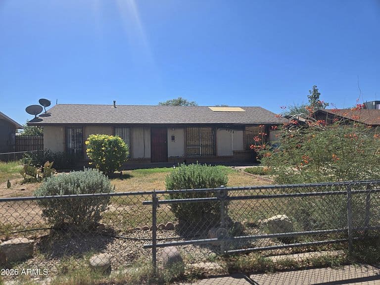 8839 W CAMPBELL Avenue photo 1