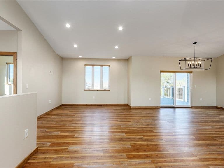 7644 White Pine Cir photo 5