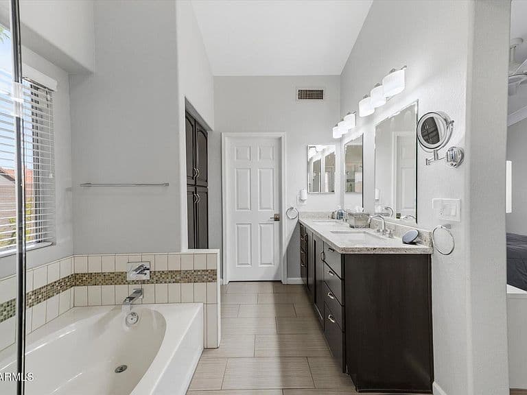 15411 S 45TH Street photo 5