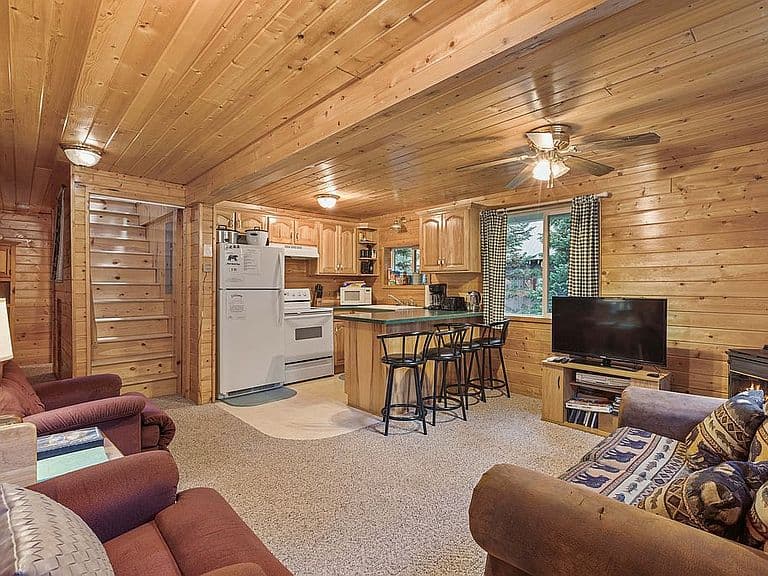 3764 McCrea Dr photo 2