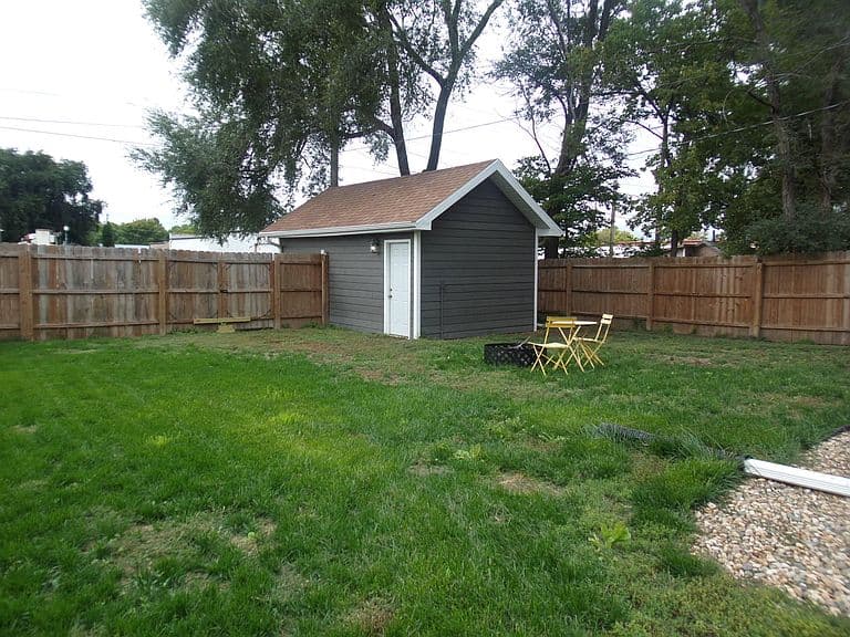 915 N Lawler St photo 2