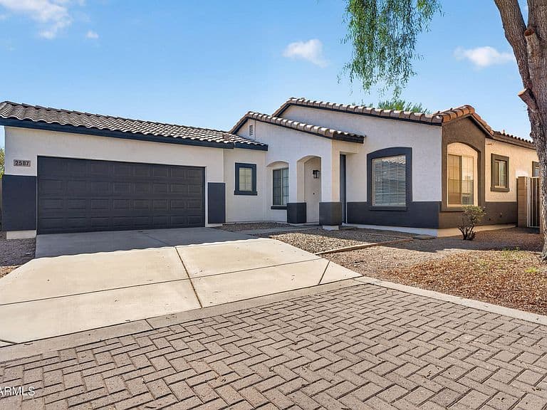 2587 E RIVIERA Drive photo 1