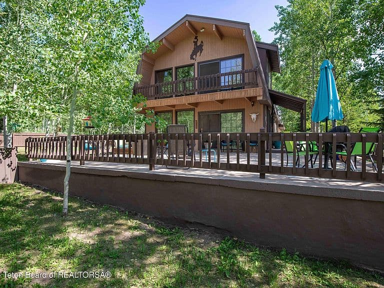 56 E Vista Dr photo 1