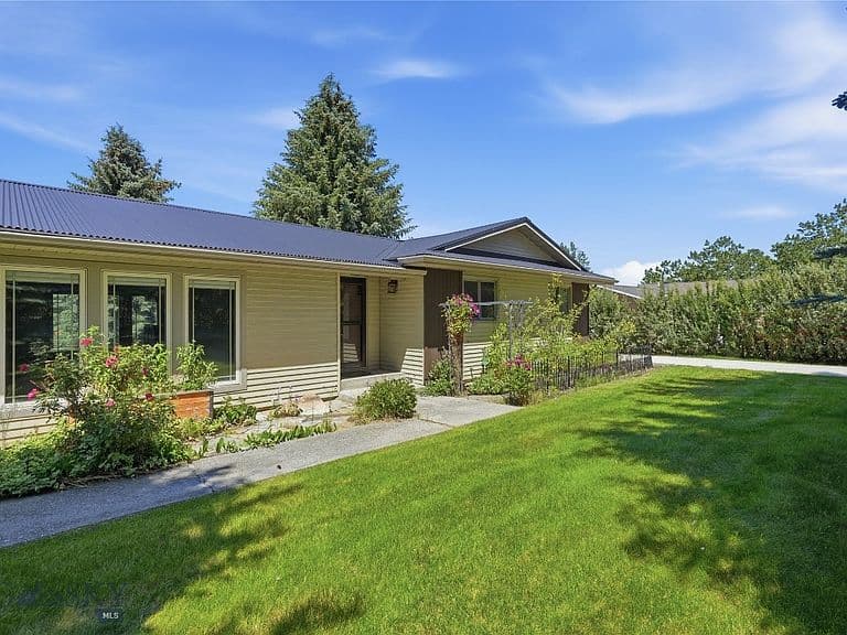 7013 Jade St photo 3