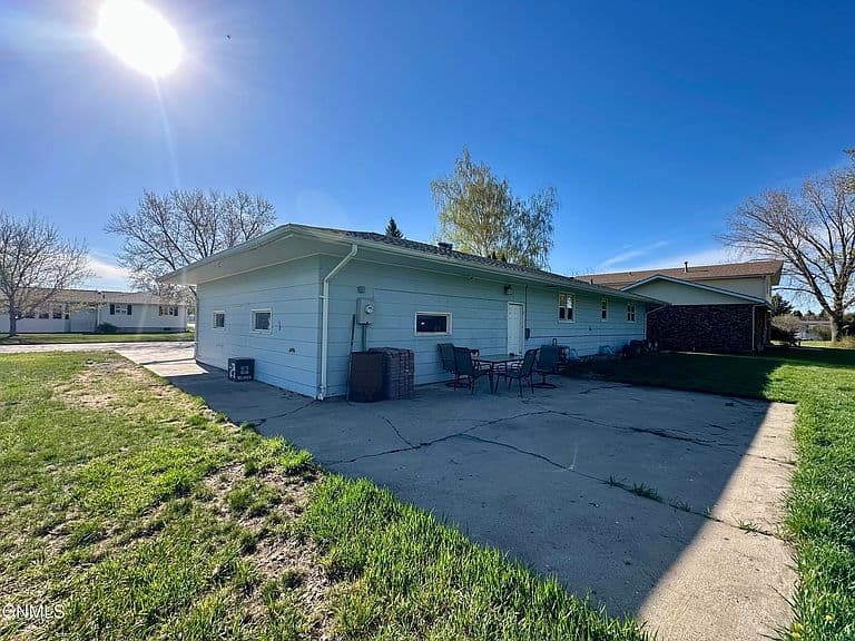 503 Sayler St photo 3