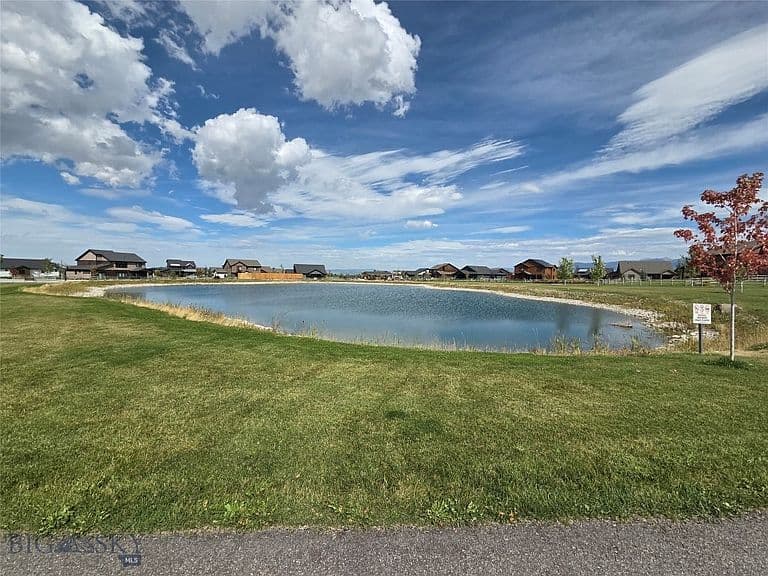 302 Swayback Ln photo 3