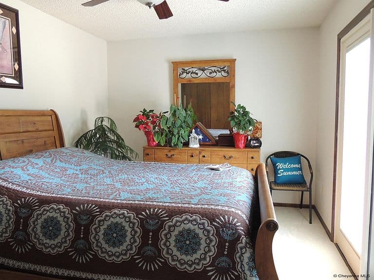 330 Manewal Dr photo 2