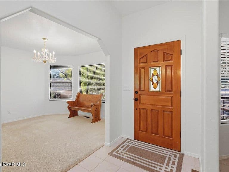 245 Crestwood E photo 4