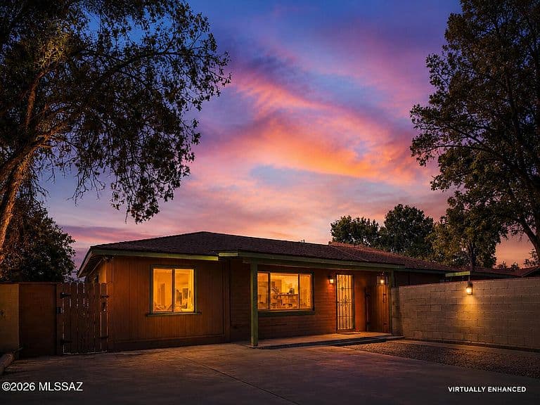 5526 E 20th St photo 2