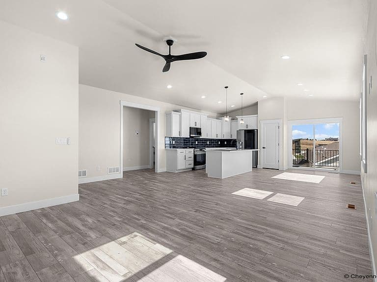 4047 Saddleback Ln photo 4