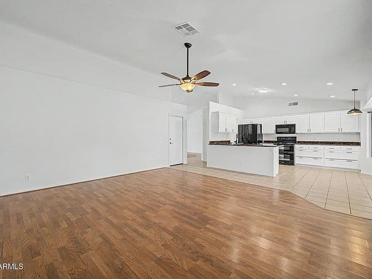825 N 94TH Place photo 4