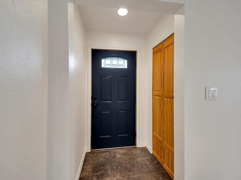 624 Saint Andrew St photo 3