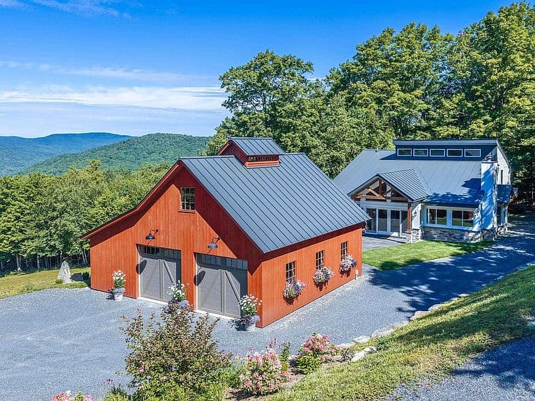 979 Andover Ridge Road photo 1