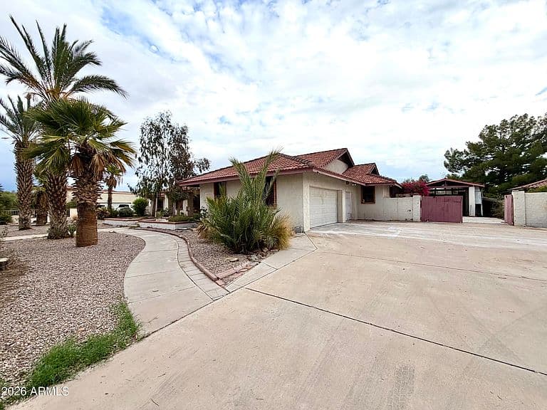 6723 W SCHMIDT Street photo 3