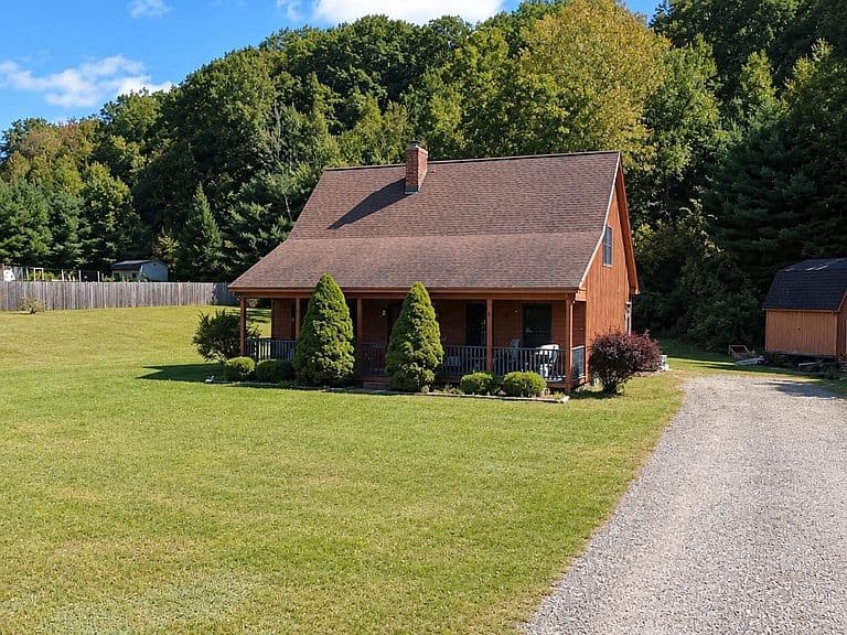 249 Pine Hollow Road photo 2