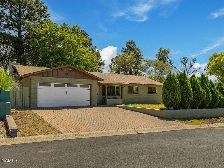 3302 N Alta Vista Dr photo 1