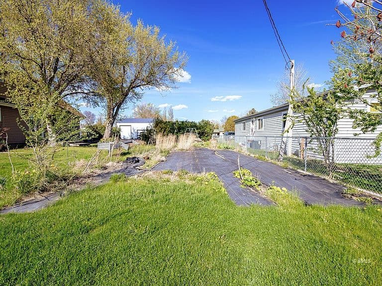 258 N 1st Ave photo 5