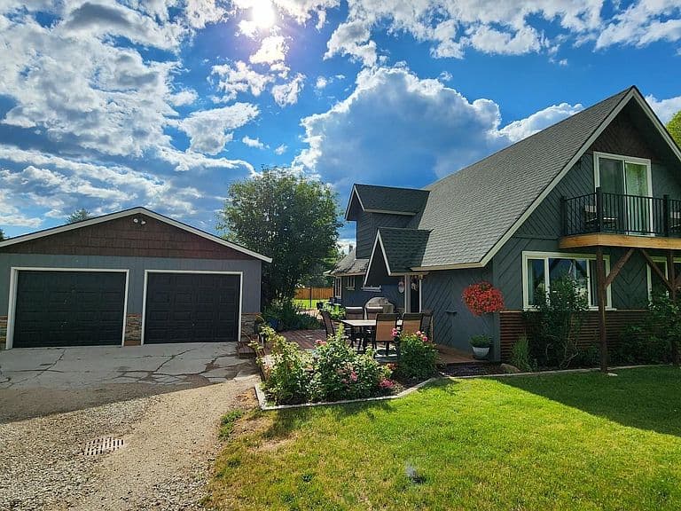 205 Mountain View Dr photo 1