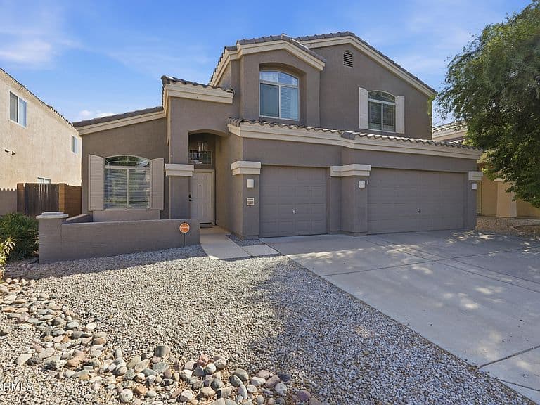12801 W LISBON Lane photo 1