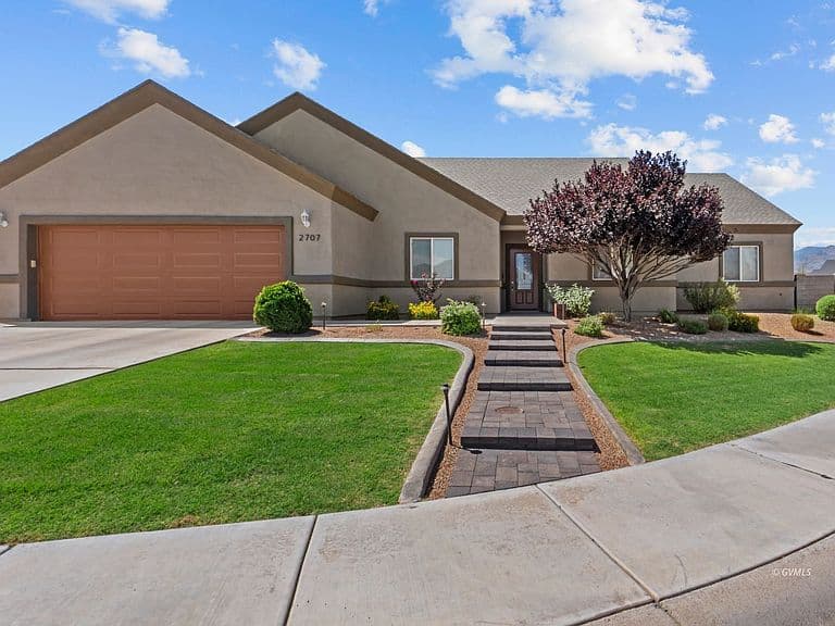 2707 W Bobwhite Ln photo 1
