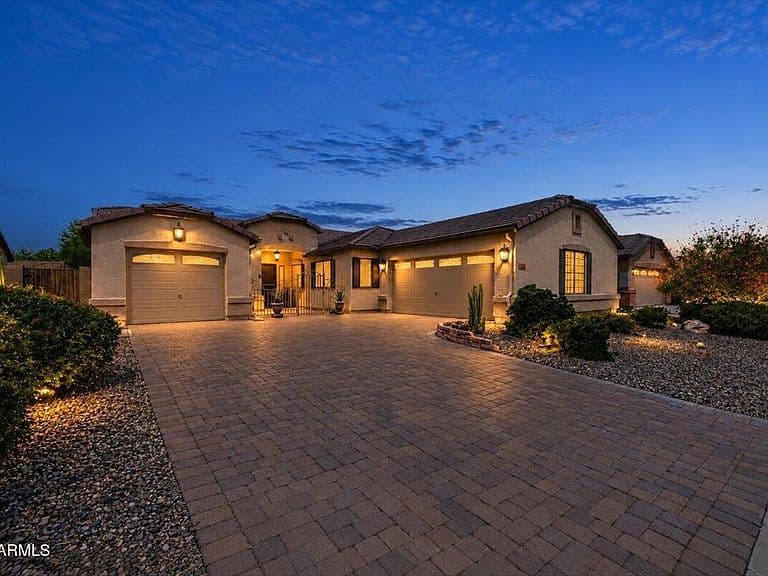 23012 W SOLANO Drive photo 1