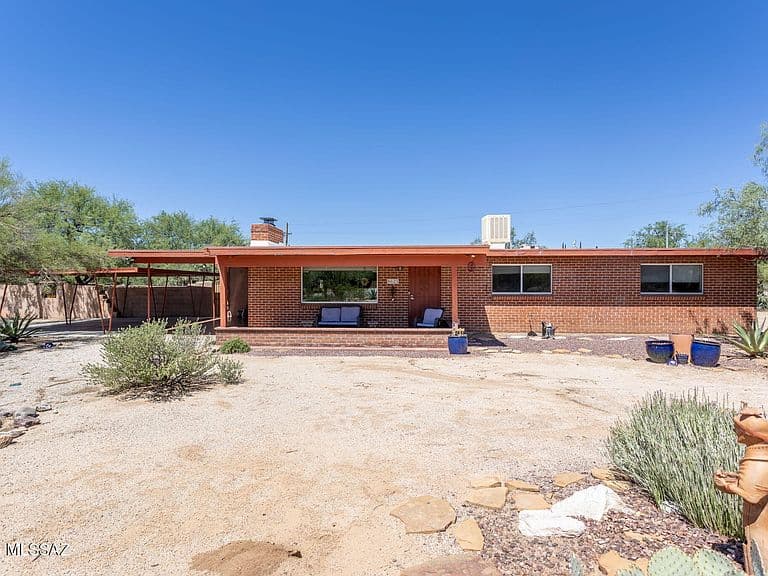 8625 N Mulberry Dr photo 5