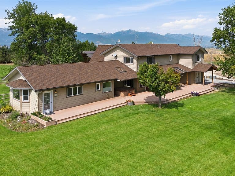 1649 Mountain View Orchard Rd photo 1