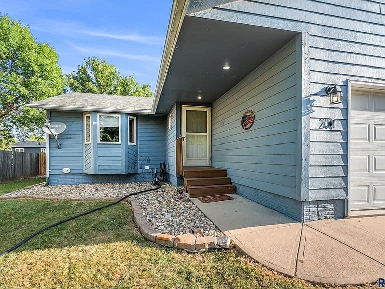 200 W Holly St photo 3