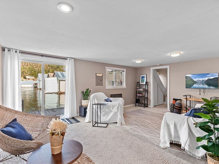 16862 E Boileaus G Dock photo 1