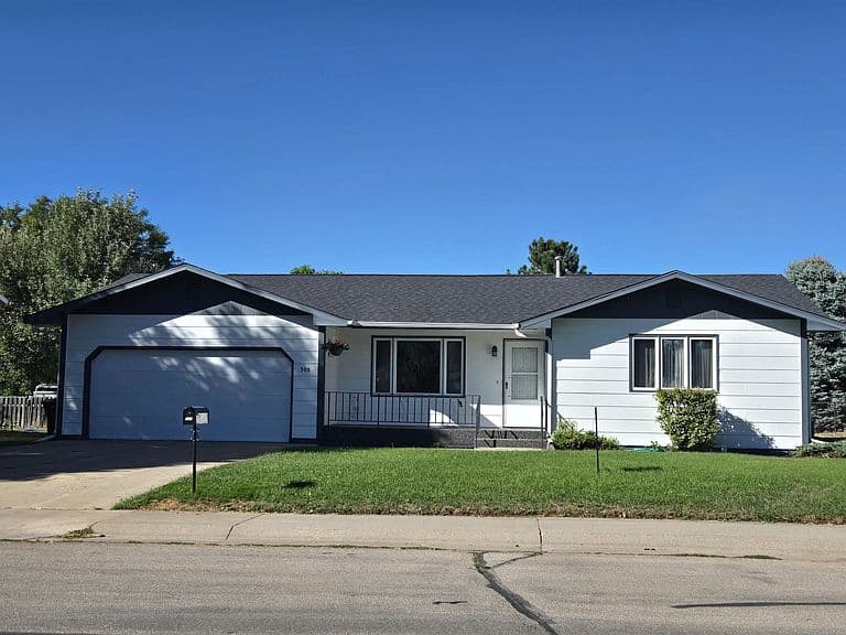 308 Oriole Dr photo 1